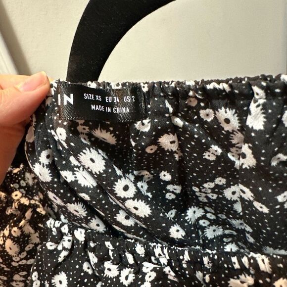 Cute Floral Jumpsuit Romper - Shorts - Off the Shoulder - Flowy - Picture 4 of 7